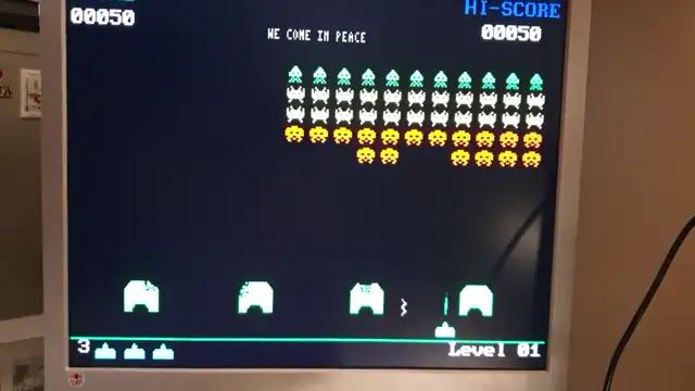 Playing Space Invaders with uTerm2-S and the FabGL library