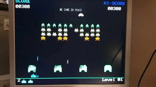 Playing Space Invaders with uTerm2-S and the FabGL library